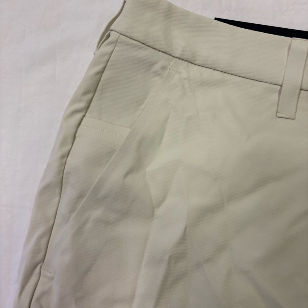 Lululemon Classic-Fit Gold Short 9” LTIV Light Ivory Men’s Size 33 - Picture 5 of 5